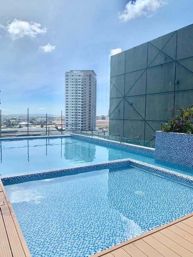 Hola! Condotel @ Inspiria Davao Экстерьер фото
